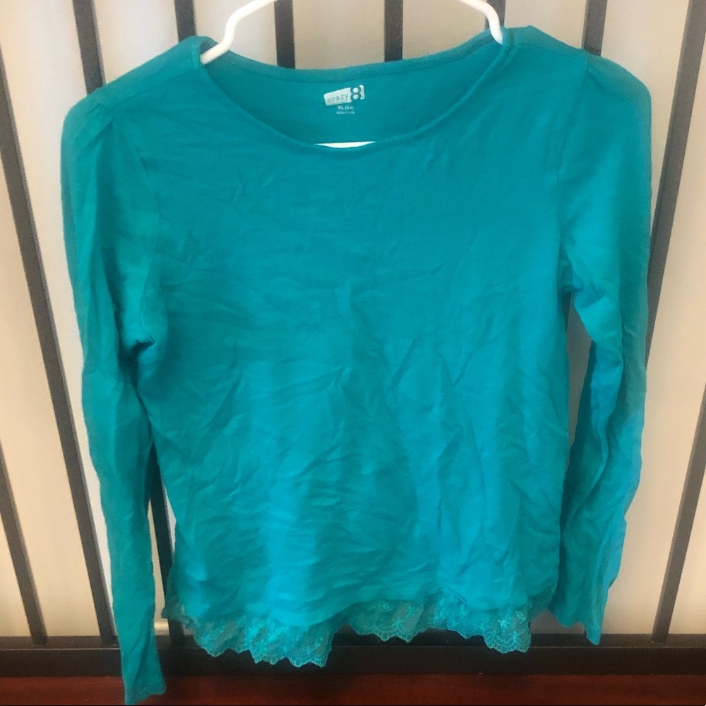 **Cute girls top with lace trim